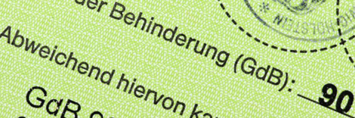ein Schwerbehindertenausweis, der einen Grand der Behinderung (GdB) von 90 ausweist